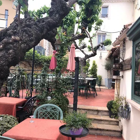Le Provencal Hotel *